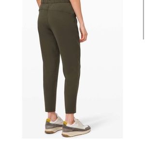 Lululemon On the Fly 7/8 Pant Size 4